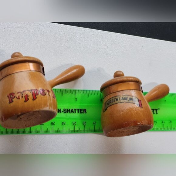 Vintage wooden S&P Shakers, Green Lakes WS - Picture 4 of 12